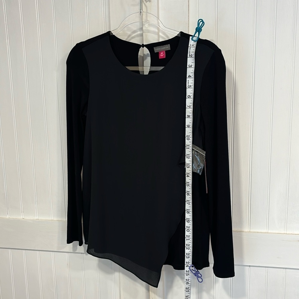 Vince Camuto two toned black, long sleeved, top size XXS with scalloped bottom